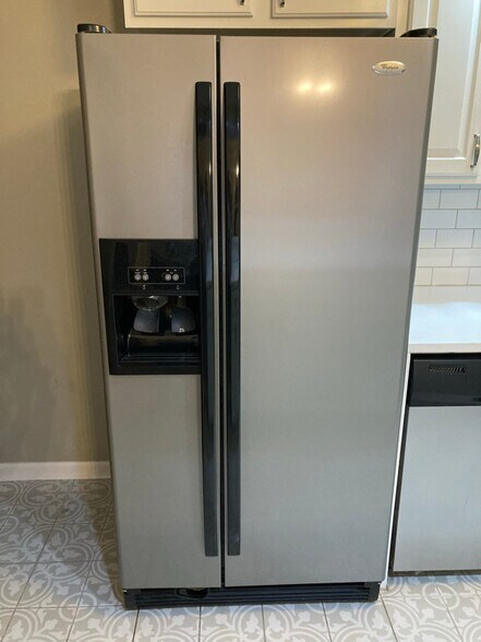 Building Photo - 500 Fruithurst Dr