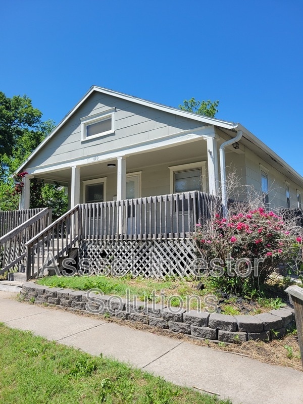 Building Photo - 610 E Albert Ave