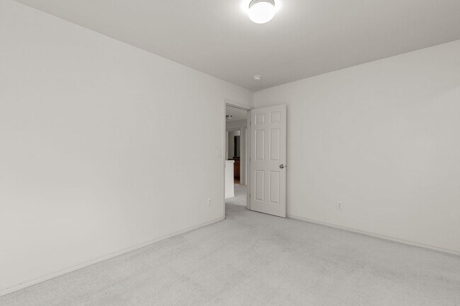 Building Photo - Stunning 3 bed, 2.5 bath home in desirable Bothell neighborhood