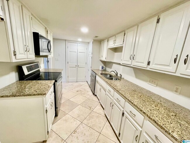 Building Photo - 608 Mountain Laurel Ct