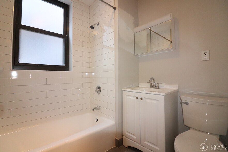 Building Photo - 31 Stearns Rd