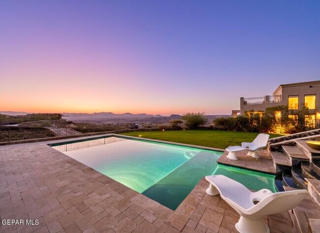 Building Photo - 444 San Clemente Dr