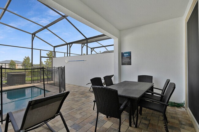 Building Photo - 1547 Carey Palm Cir