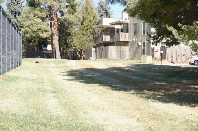 Building Photo - Cozy 2 bedroom 1 bath condo for rent right in Niwot at Cottonwood Park!