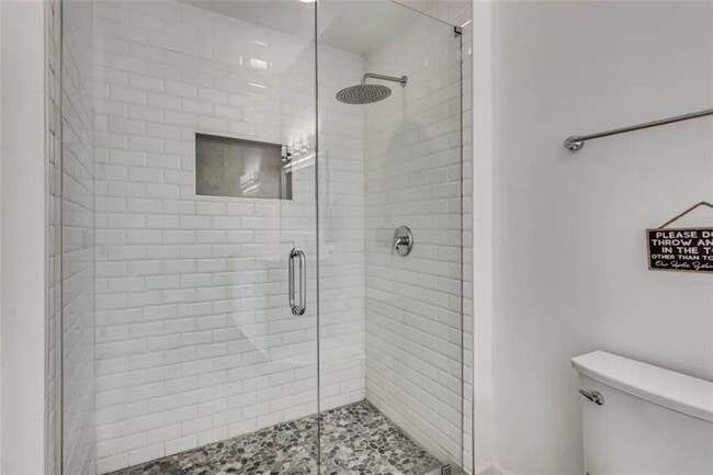 Building Photo - 4050 Washington Rd