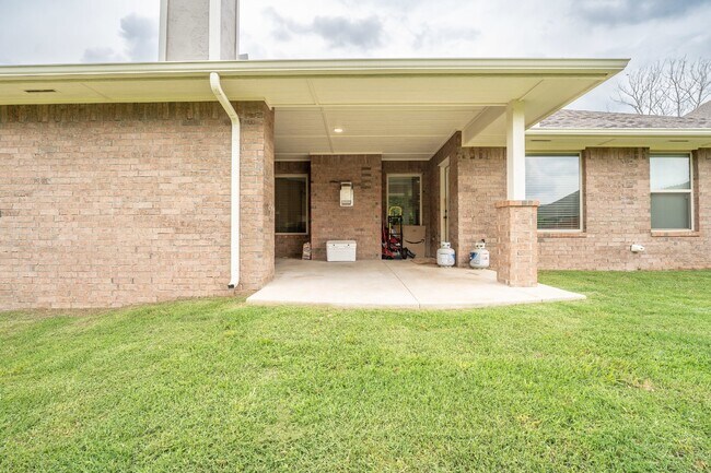 Building Photo - Beautiful Home in Woodland Park