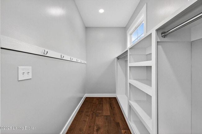 Building Photo - 914 Ash St