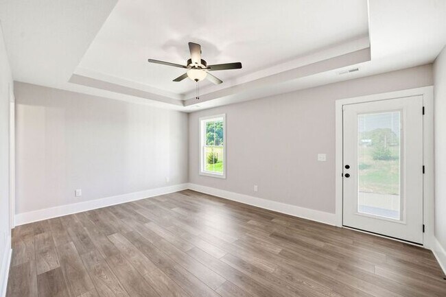Building Photo - One-Level Living with Private Garage, Feels Like Home, Not an Apartment