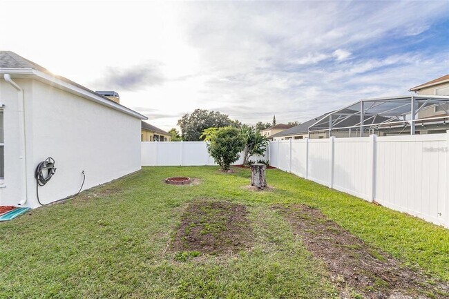 Building Photo - 411 Tamarind Parke Ln