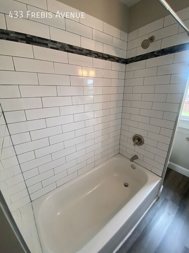 Building Photo - 433 Frebis Ave
