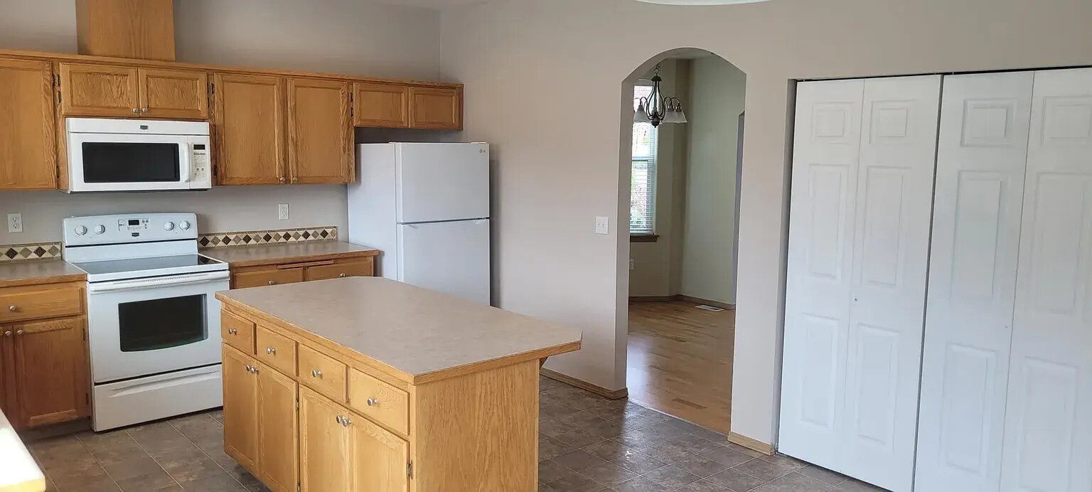 Building Photo - 16902 118th Avenue Ct E