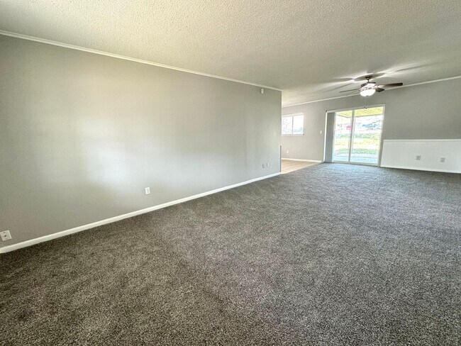 Building Photo - COMING SOON: 3 bedroom home in Broken Arrow!!