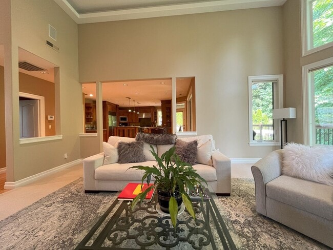 Building Photo - Forest-View Luxury Home with 5 Bedrooms, Luxury Primary Suite & Gourmet Kitchen