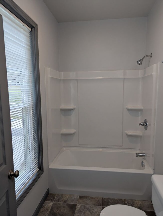 Building Photo - 473 Walnut St