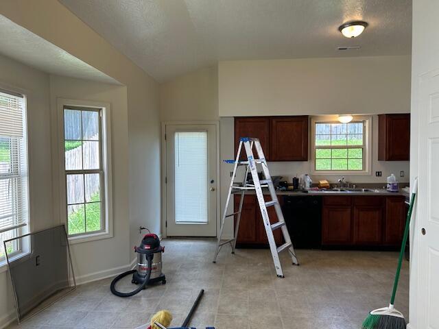 Building Photo - 220 White Oak Trace