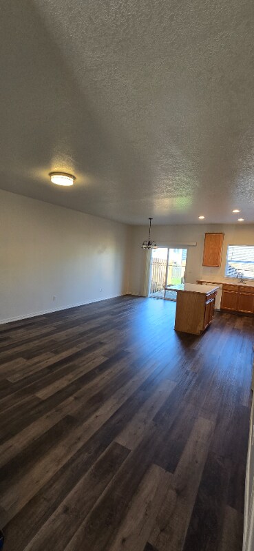 Building Photo - 18555 SW Takena Ct