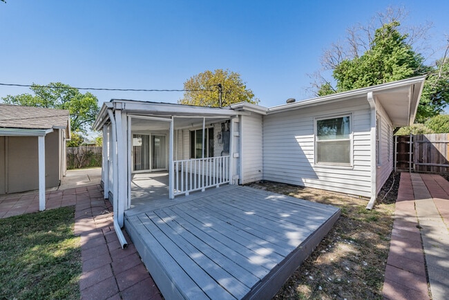 Building Photo - 2914 Scottsbluff Dr