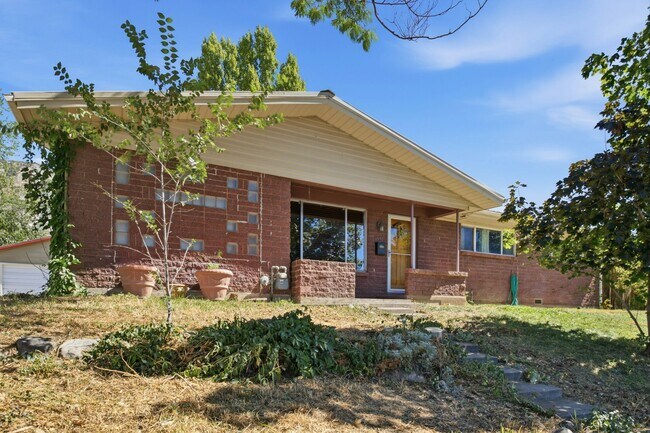 Building Photo - 555 S 1300 E