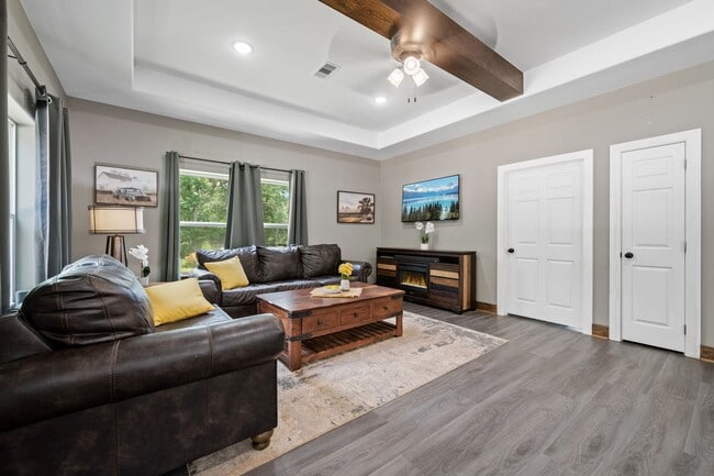 Building Photo - 376 Jill St