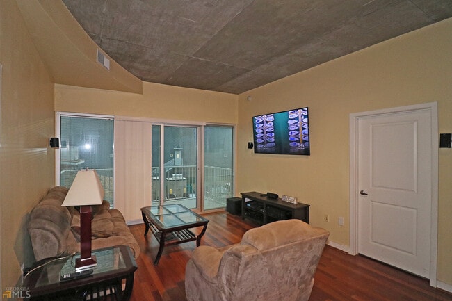 Building Photo - 250 Pharr Rd NE