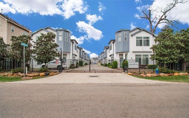 Building Photo - 8930 Spring Knoll Forest Dr