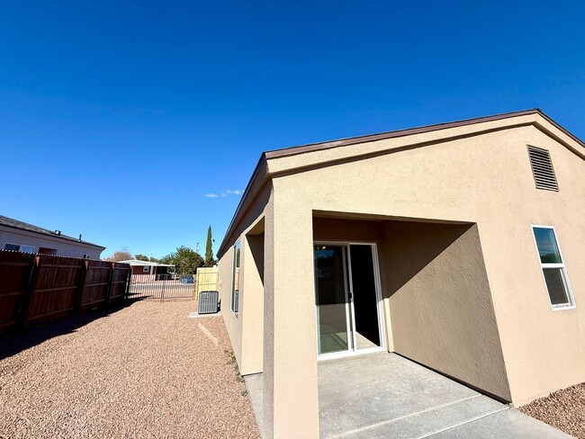 Building Photo - 2025 Built 2 Bedroom Home with Garage- Available Now!