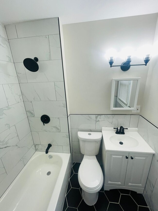 Building Photo - 289 Elmwood Ave