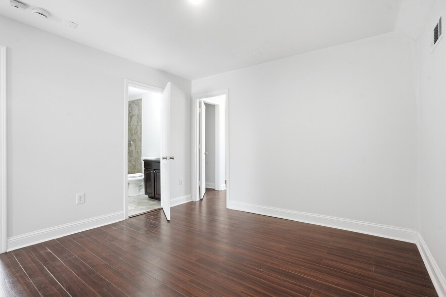 Building Photo - 50 Pope St SW