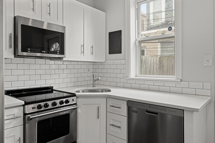 Building Photo - 1457 N Corlies St