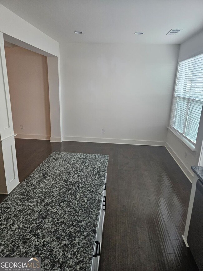 Building Photo - 56 Auburn Hls Dr