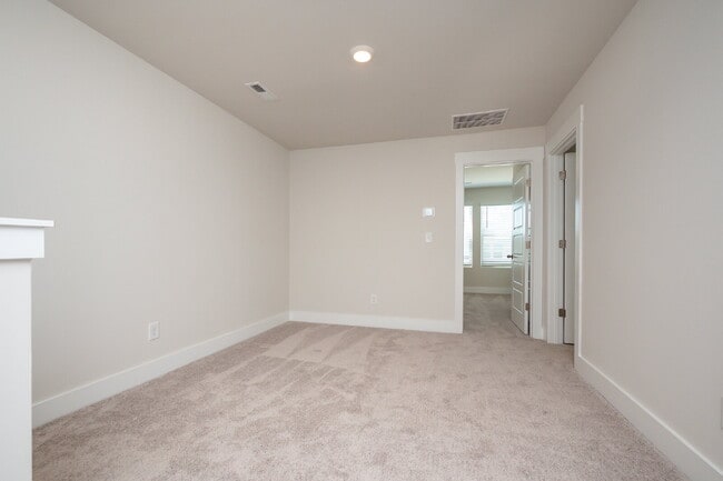 Building Photo - Stunning 3BR/2.5BA Luxury Townhome with Loft & Garage in Greenville! $2,050/mo rent