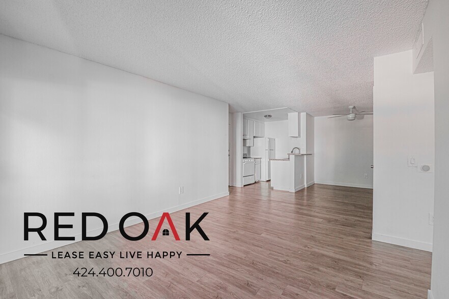 Building Photo - 11817 Victory Blvd