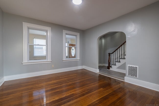 Building Photo - 216 Howard Ave