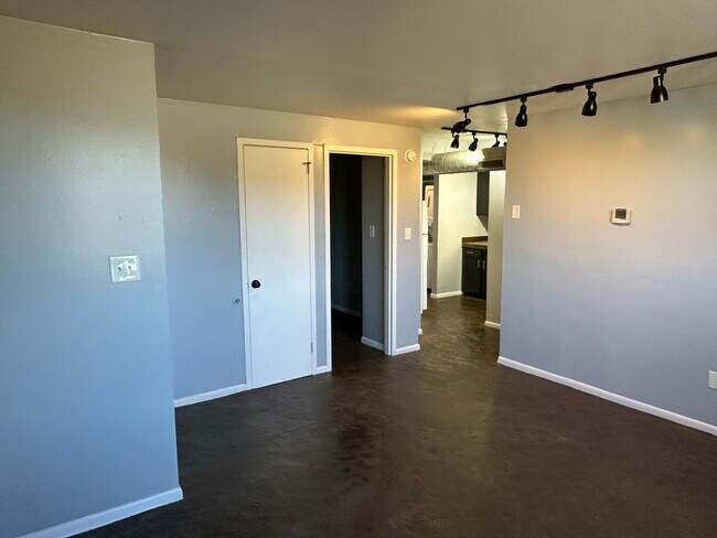 Building Photo - 705 Wilkinson Blvd