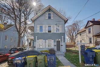 Building Photo - 23 Beacon St