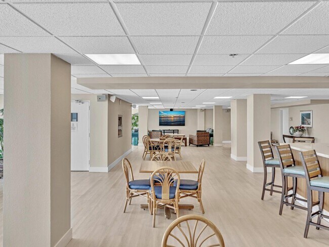 Building Photo - 4505 S Ocean Blvd