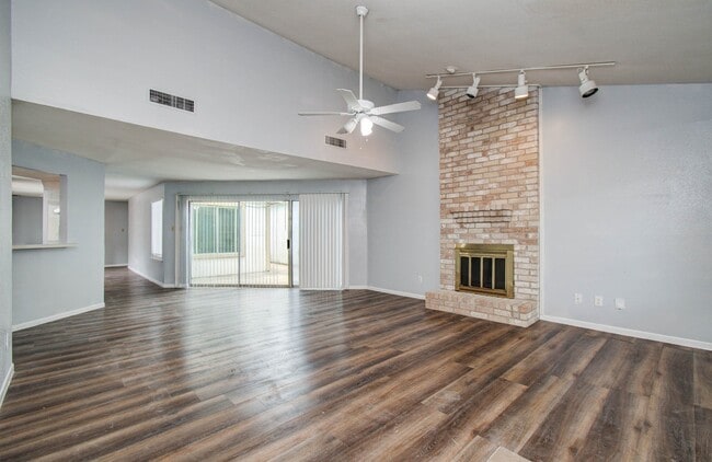 Building Photo - 6326 Briar Terrace Dr