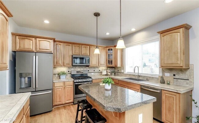 Building Photo - 4 br, 2.5 bath House - 27039 228th Place S...