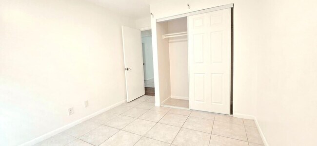 Building Photo - 10188 SW 53rd Ct