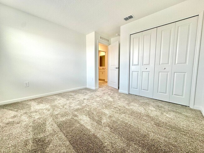 Building Photo - Modern Comfort Meets Community Living in K...