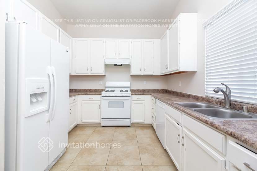 Building Photo - 25134 Hazelwood Cir