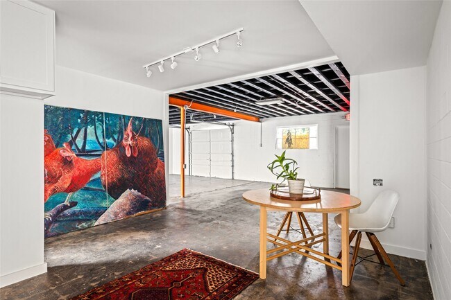 Building Photo - 5975 Armour Dr