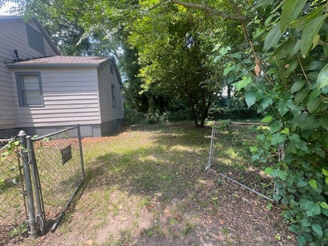Building Photo - 502 3rd Ave