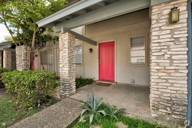 Building Photo - 5905 Hidden Valley Trail