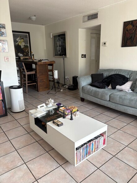 Building Photo - 2238 Monroe St