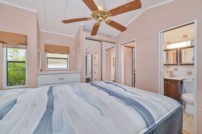 Building Photo - NOW AVAILABLE - 1/1 Manufactured Home in Estero!