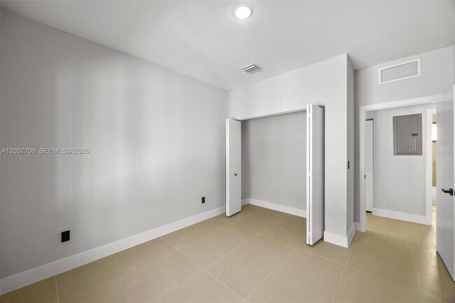 Building Photo - 601 NW 3rd Ave