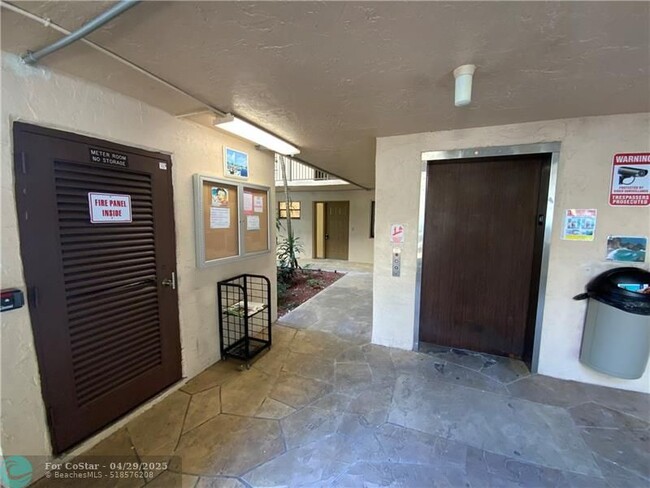 Building Photo - 8040 Hampton Blvd