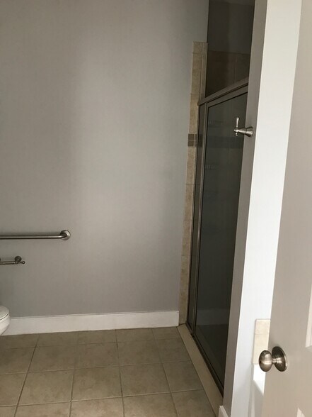 Master Bathroom Shower - 3127 Long Boulevard