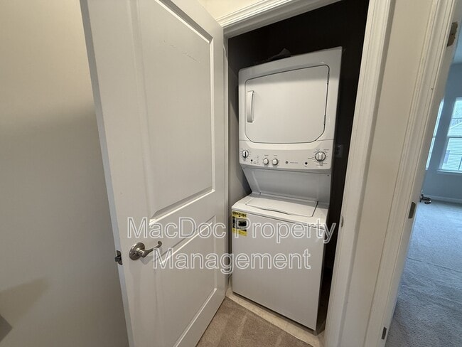 Building Photo - 505 Rolling Valley Dr